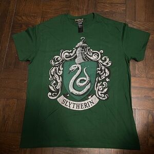 Slytherin house crest logo from harry potter Store Men's Sz XL T-Shirt excellent